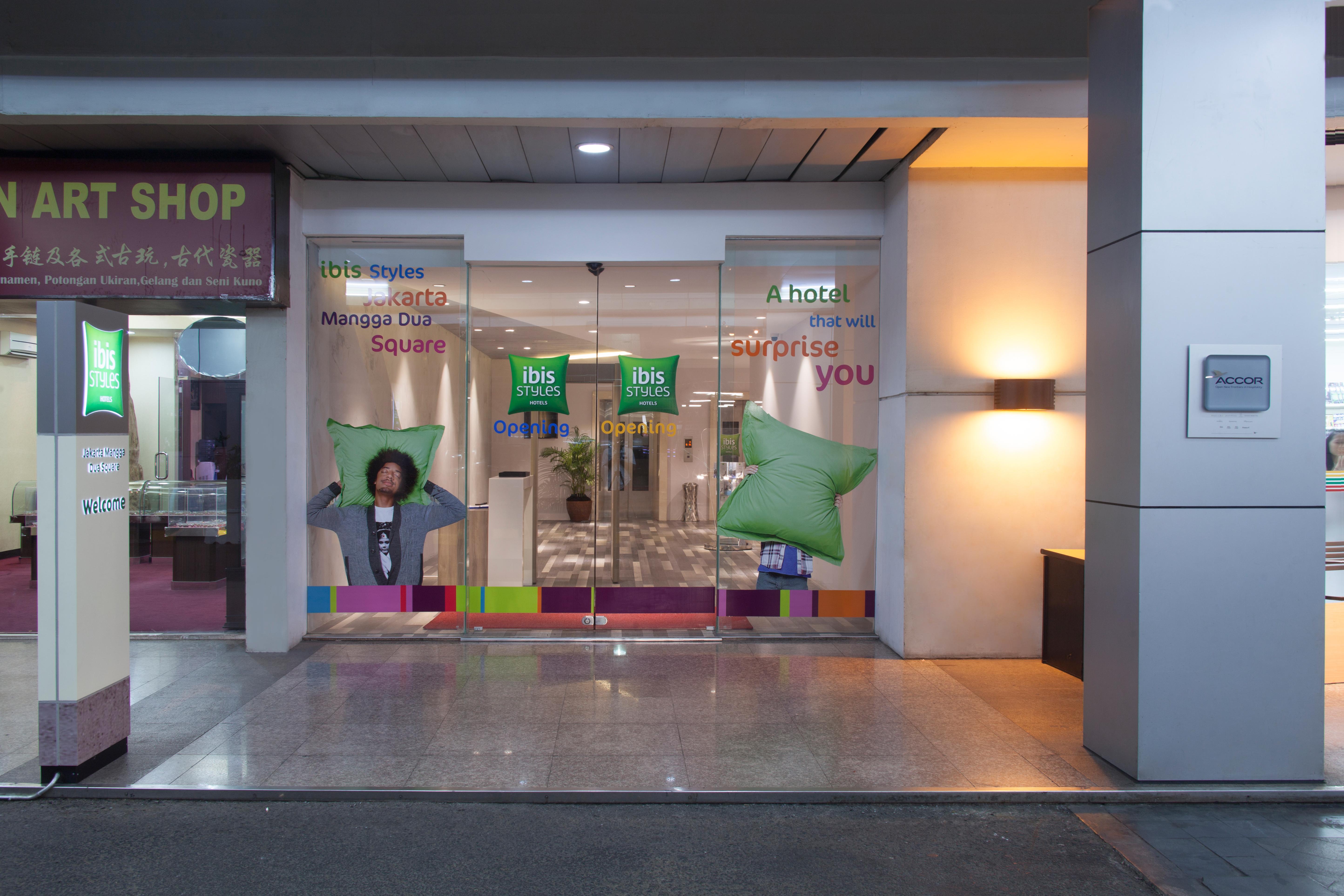 Ibis Styles Jakarta Mangga Dua Square Hotel Exterior photo